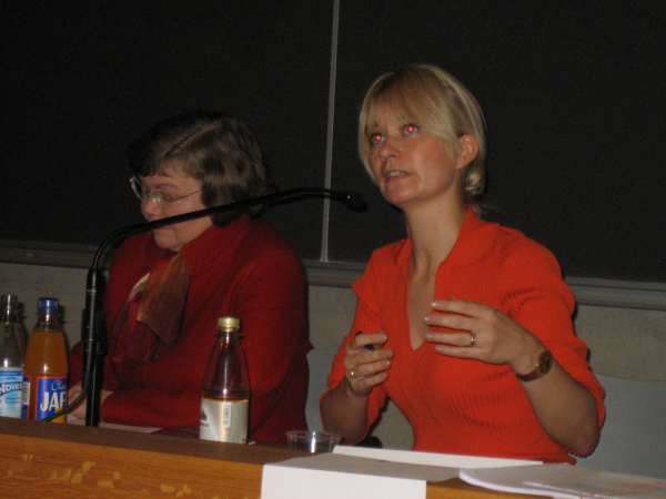 Janina Andersson kommentoi, Anneli Nikula valmistautuu.